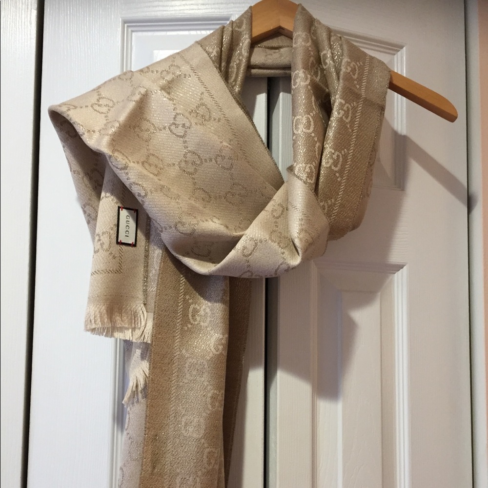 Authentic Stunning Gucci Shimmer Scarf/Wrap - Picture 2 of 8